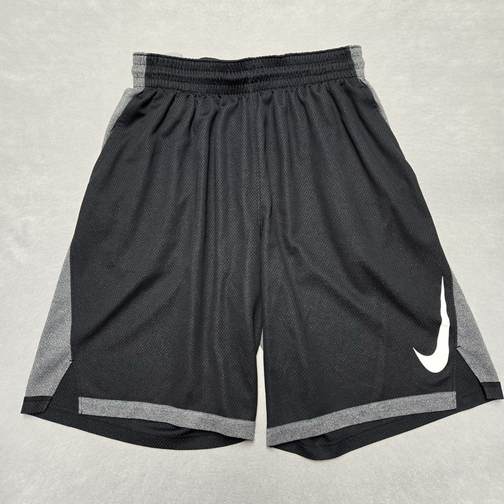 Nike Men's Black and Gray Athletic Shorts